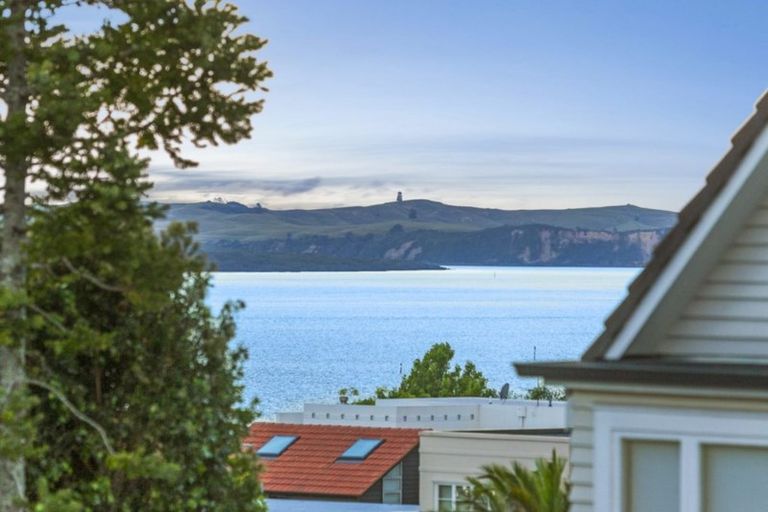 Photo of property in 106a Godden Crescent, Mission Bay, Auckland, 1071