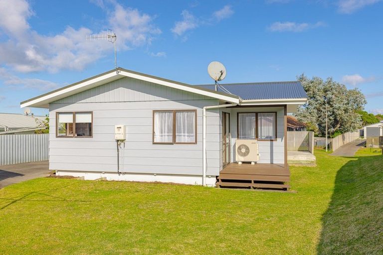Photo of property in 8 Karyn Street, Castlecliff, Whanganui, 4501