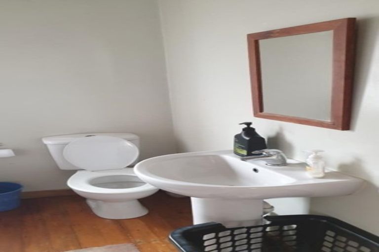 Photo of property in 115 Woodglen Road, Glen Eden, Auckland, 0602