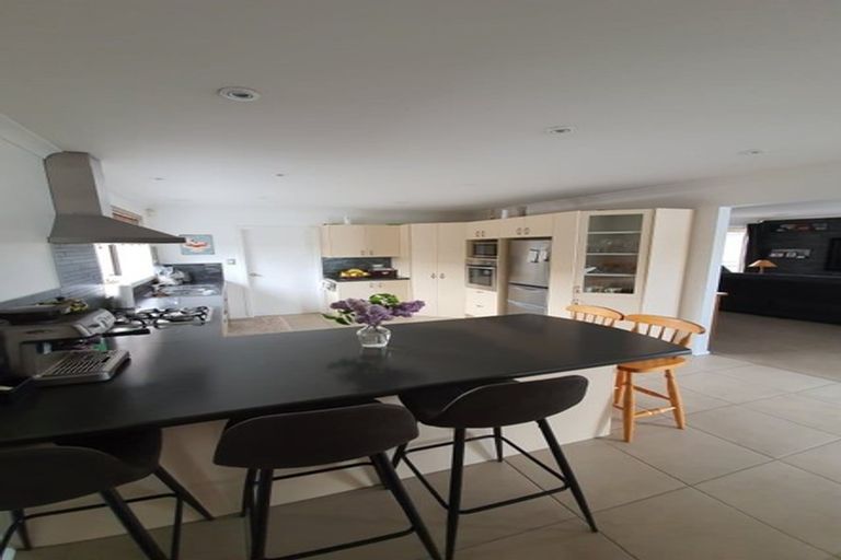 Photo of property in 28 Eglinton Street, Avondale, Christchurch, 8061