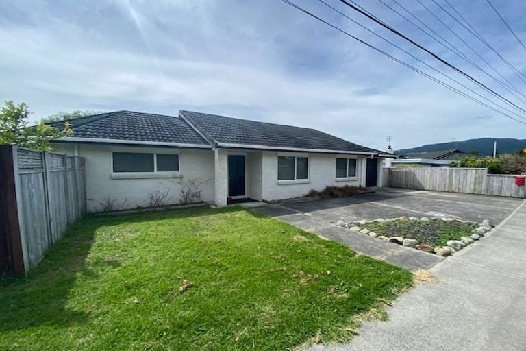 Photo of property in 35 Raumati Road, Raumati Beach, Paraparaumu, 5032