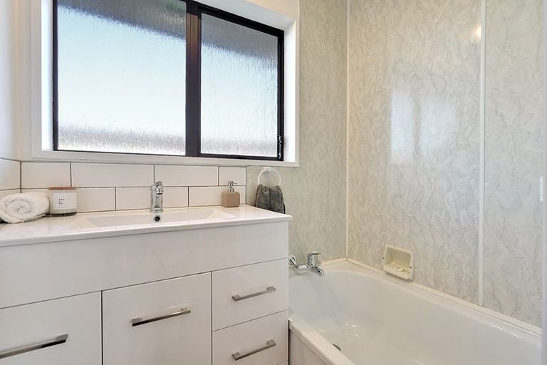 Photo of property in 2/282 Shirley Road, Papatoetoe, Auckland, 2025