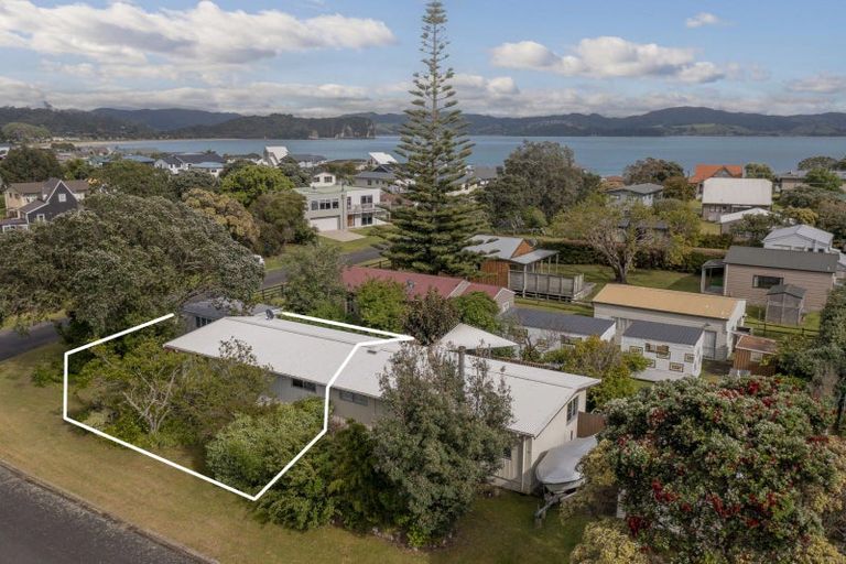 Photo of property in 37a Hardy Place, Cooks Beach, Whitianga, 3591