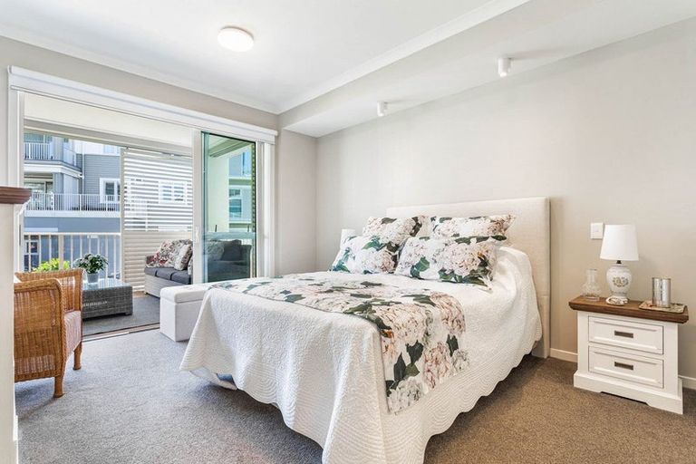 Photo of property in 102 Eaves Bush Parade, Orewa, 0931
