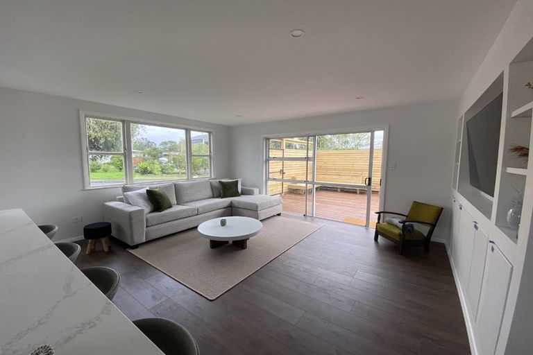 Photo of property in 31 Crocombe Crescent, Beach Haven, Auckland, 0626