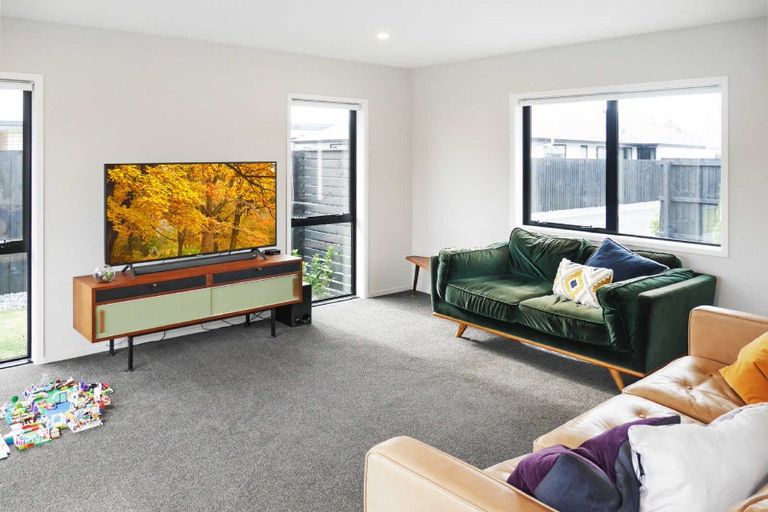 Photo of property in 32 Karere Avenue, Marshland, Christchurch, 8083