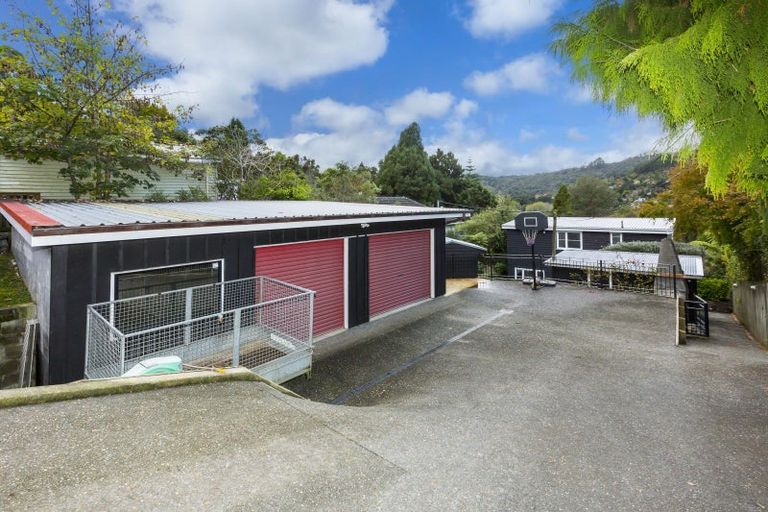 Photo of property in 73 Wyndham Road, Pinehaven, Upper Hutt, 5019