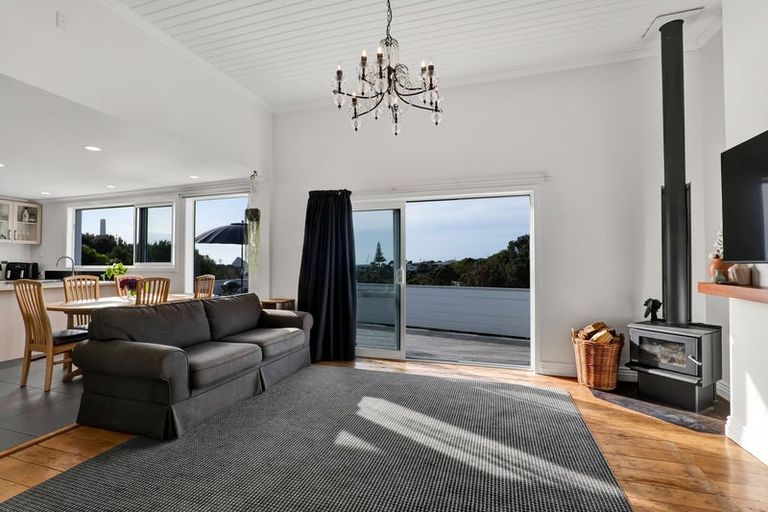 Photo of property in 1a Squire Place, Blagdon, New Plymouth, 4310