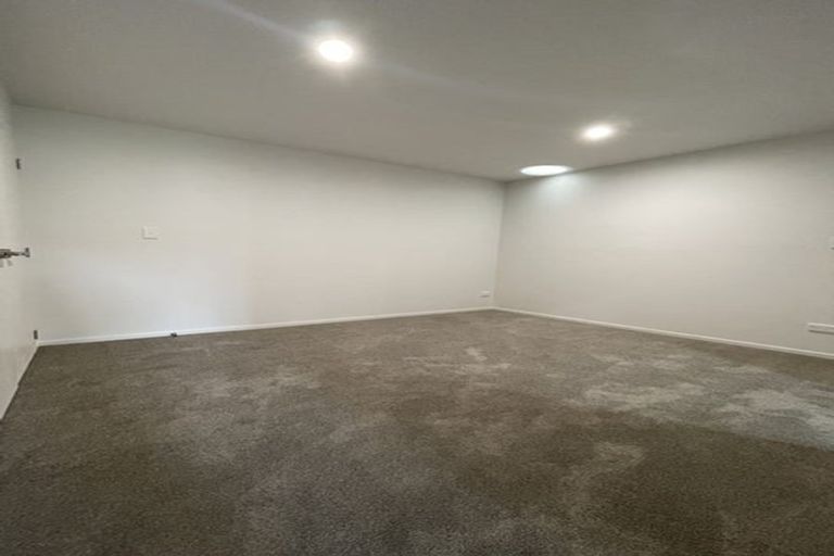 Photo of property in 4/10 Vinifera Place, Fairview Heights, Auckland, 0632