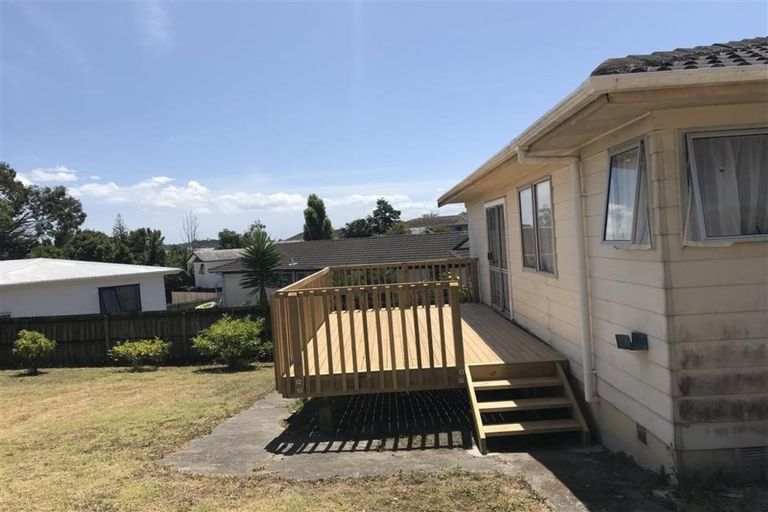 Photo of property in 22 Kelman Road, Kelston, Auckland, 0602