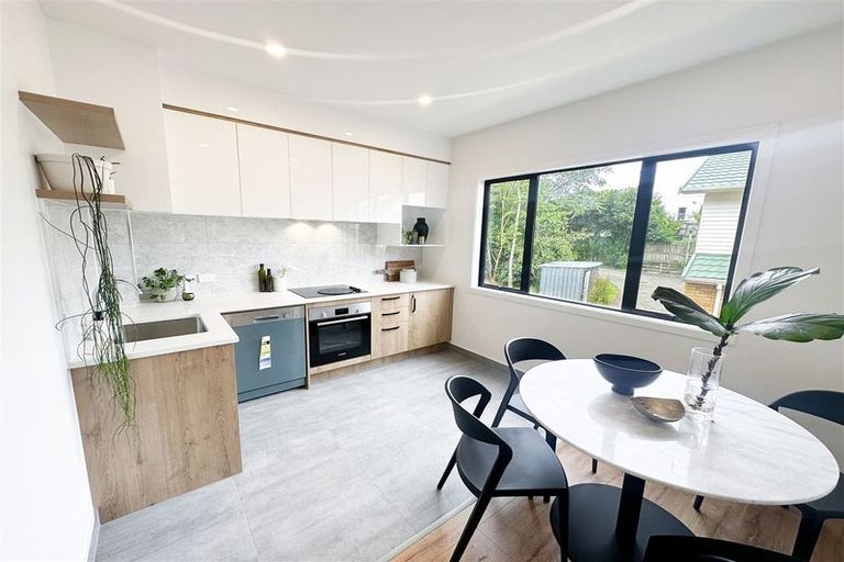 Photo of property in 11/9 Schnapper Rock Road, Greenhithe, Auckland, 0632