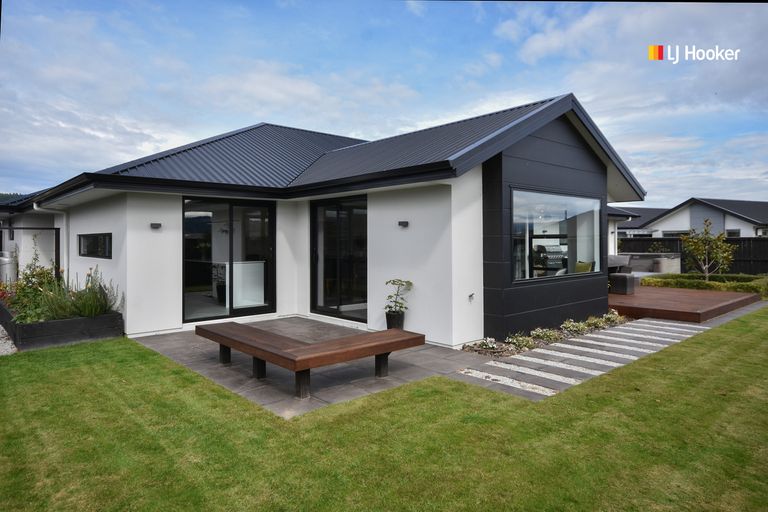 Photo of property in 10 Kinloch Place, Mosgiel, 9024