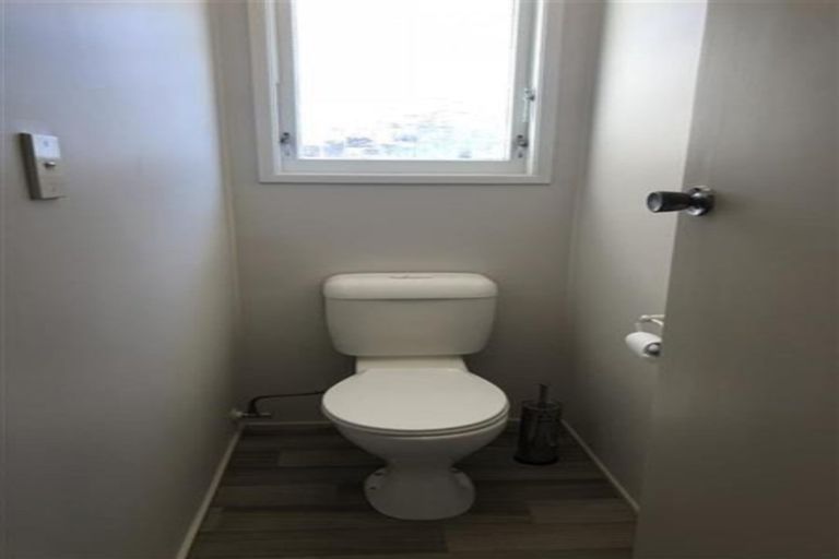 Photo of property in 30 Leaver Place, Weymouth, Auckland, 2103