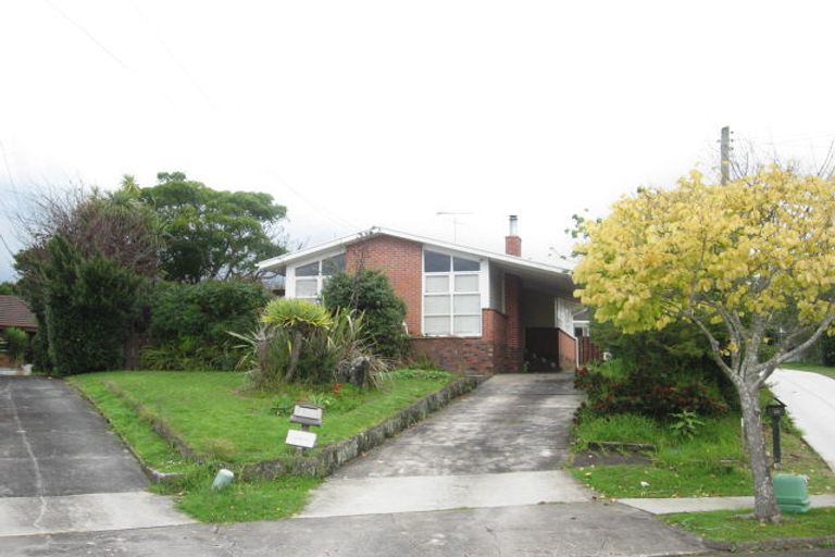 Photo of property in 28 Ussher Place, Pakuranga Heights, Auckland, 2010