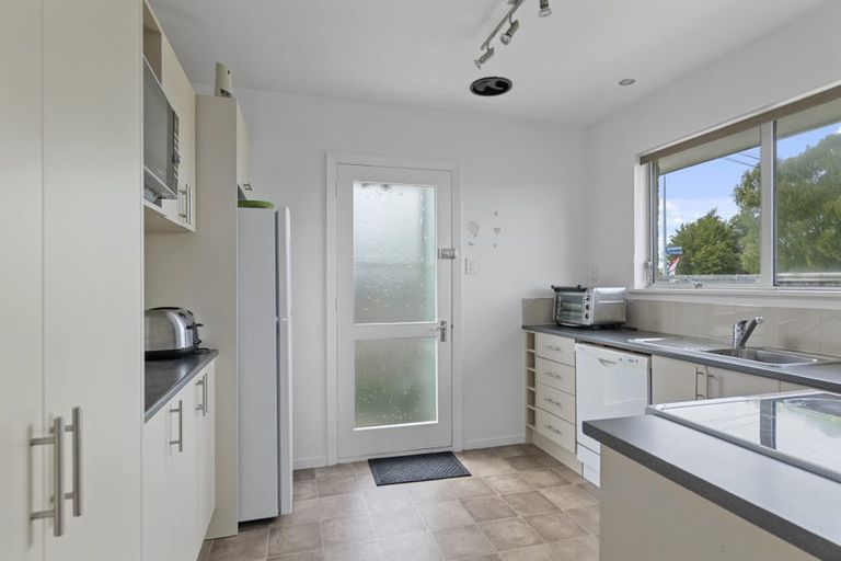 Photo of property in 1/500 Harewood Road, Harewood, Christchurch, 8051