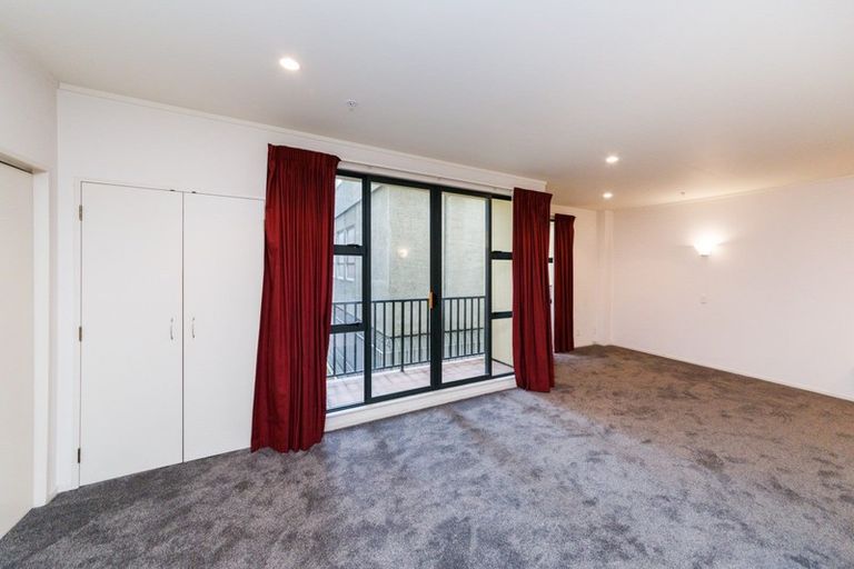 Photo of property in Maddison Apartments, 1/6g Queen Street, Palmerston North, 4410
