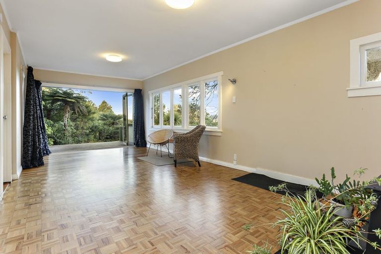 Photo of property in 8 Rimu Road, Oratia, Auckland, 0604