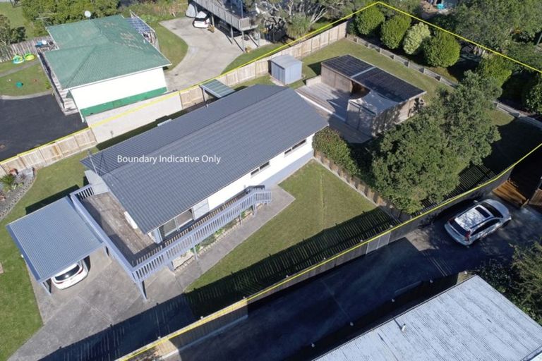 Photo of property in 10 Longreach Drive, Sunnyvale, Auckland, 0612