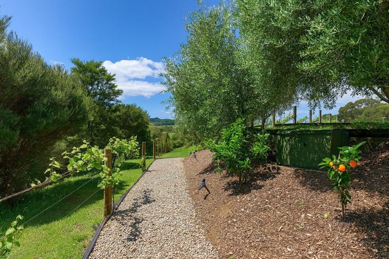 Photo of property in 61a Whitford Park Road, Whitford, Manurewa, 2576