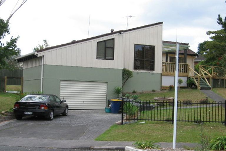 Photo of property in 4 West Harbour Drive, West Harbour, Auckland, 0618