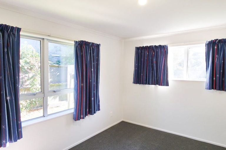 Photo of property in 22 Alexander Street, Waikanae, 5036