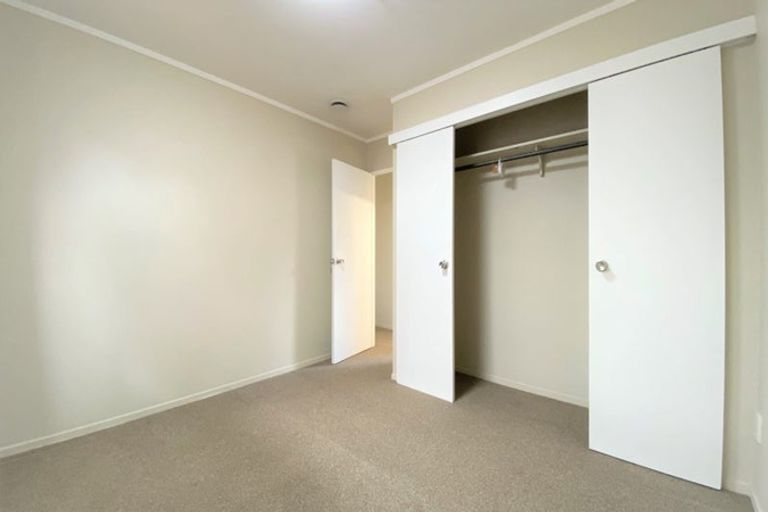 Photo of property in 2/15 Ward Crescent, Te Atatu Peninsula, Auckland, 0610