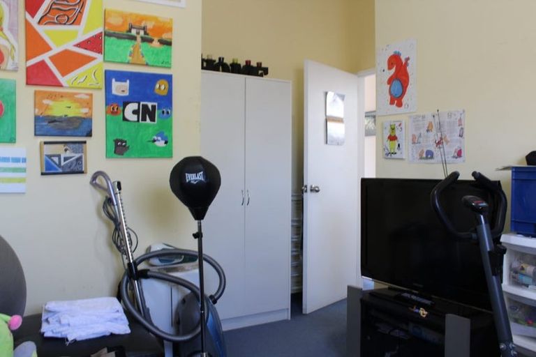 Photo of property in 18 Wesley Street, South Dunedin, Dunedin, 9012