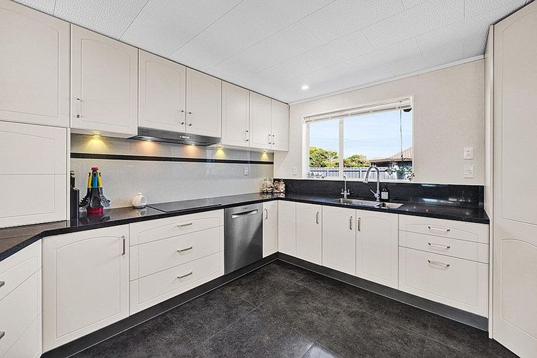 Photo of property in 289 Glover Road, Hawera, 4610