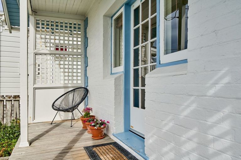 Photo of property in 230a Sutherland Road, Lyall Bay, Wellington, 6022