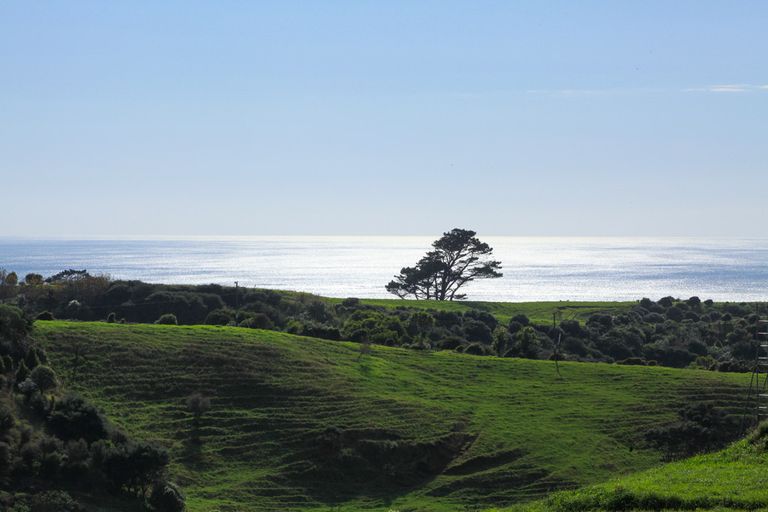 Photo of property in 76 Te Ahiawa Road, Raglan, 3297