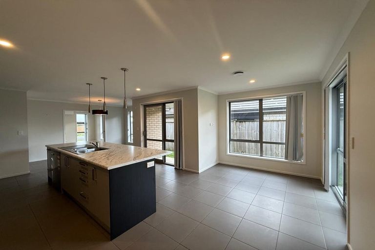 Photo of property in 12 Maxwell Road, Pukekohe, 2120