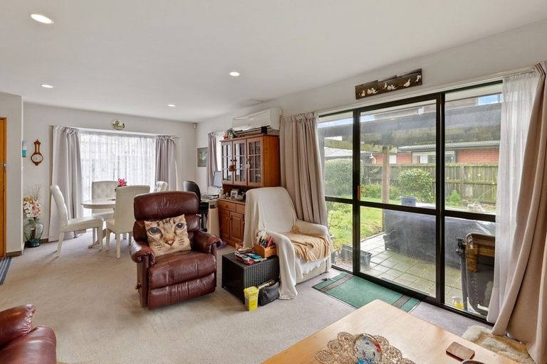 Photo of property in 2/30 Tuckers Road, Redwood, Christchurch, 8051