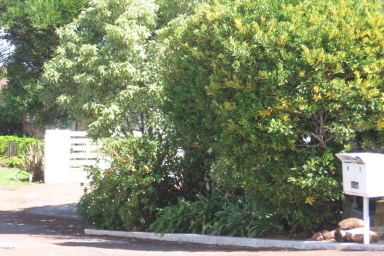 Photo of property in 2/21 Ruarangi Road, Mount Albert, Auckland, 1025