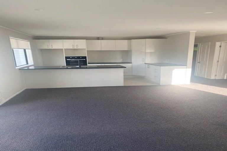 Photo of property in 26 Ranui Avenue, Ranui, Auckland, 0612