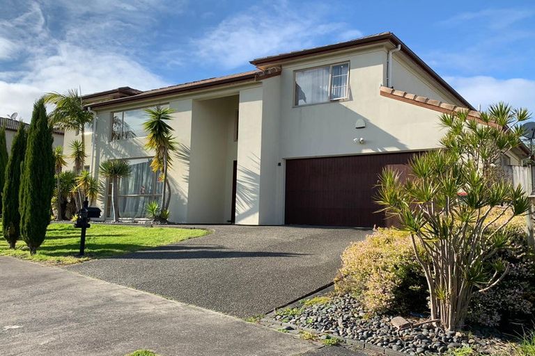 Photo of property in 14 Kaseng Place, East Tamaki Heights, Auckland, 2016
