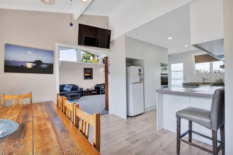 Photo of property in 36 Simons Street, Moturoa, New Plymouth, 4310