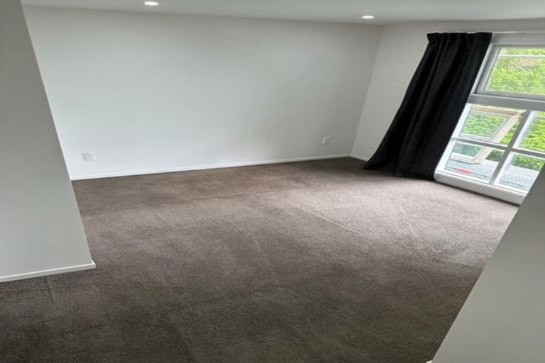 Photo of property in 64 Maungaraki Road, Korokoro, Lower Hutt, 5012