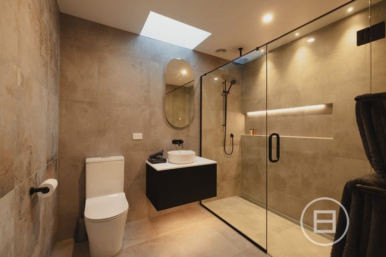 Photo of property in 7b Wakatipu Heights, Queenstown, 9300