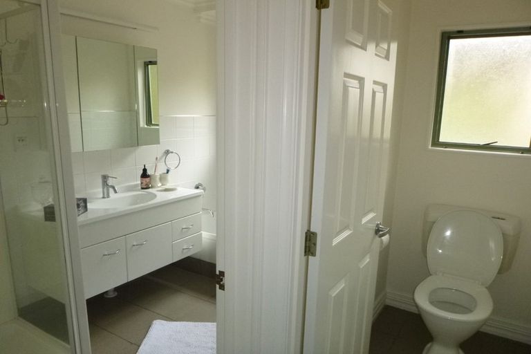 Photo of property in 83 Tawa Road, Kumeu, 0891