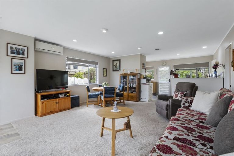Photo of property in 1a Walmer Grove, Bell Block, New Plymouth, 4312