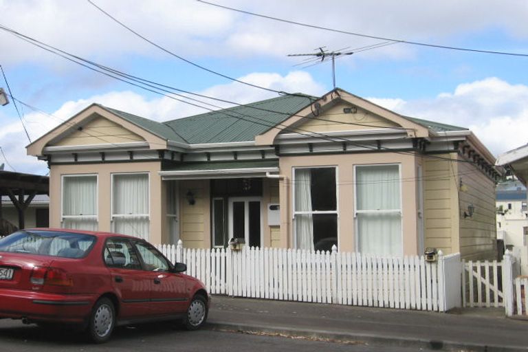Photo of property in 8 Burwah Street, Berhampore, Wellington, 6023