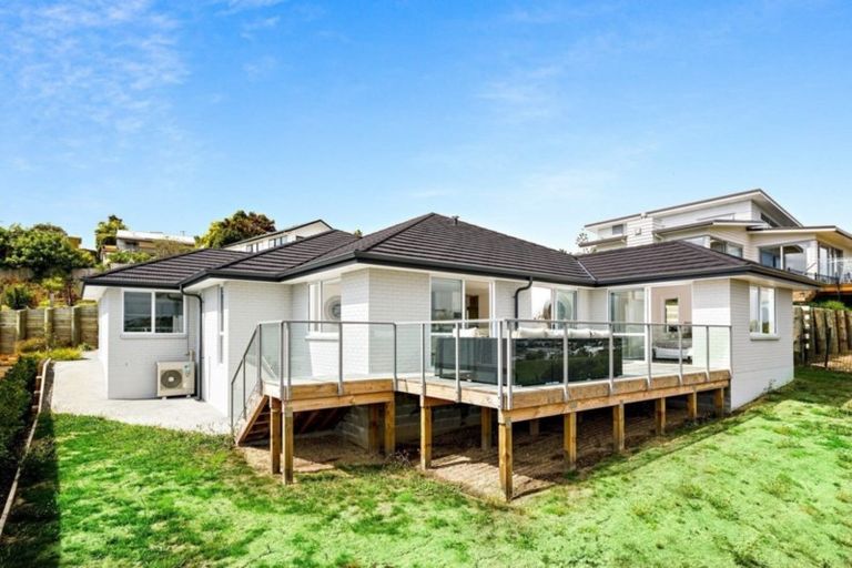 Photo of property in 20 Waititiro Rise, Stanmore Bay, Whangaparaoa, 0932