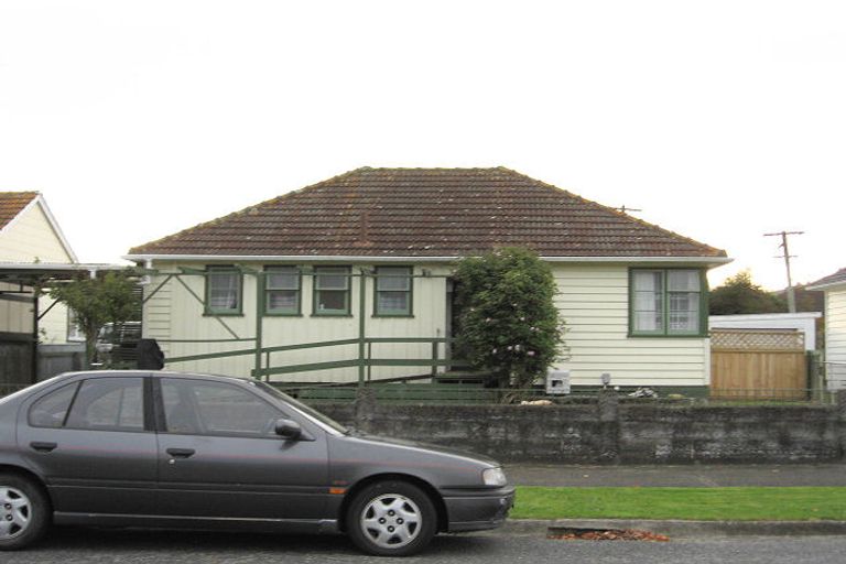 Photo of property in 12 Barton Grove, Naenae, Lower Hutt, 5011
