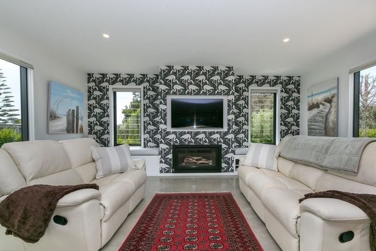 Photo of property in 9 Keene Drive, Bell Block, New Plymouth, 4312