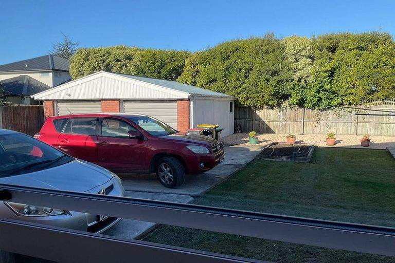 Photo of property in 2/82 Grahams Road, Burnside, Christchurch, 8041