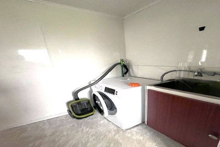 Photo of property in 2/122 William Street, Petone, Lower Hutt, 5012