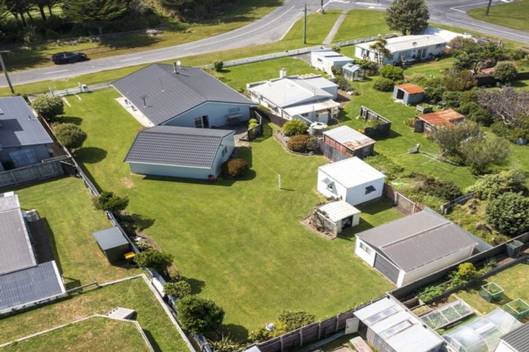 Photo of property in 36 Signal Street, Foxton Beach, Foxton, 4815