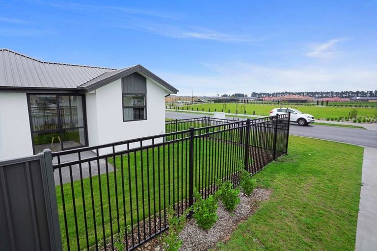 Photo of property in 28 Drylands Drive, Rolleston, 7614