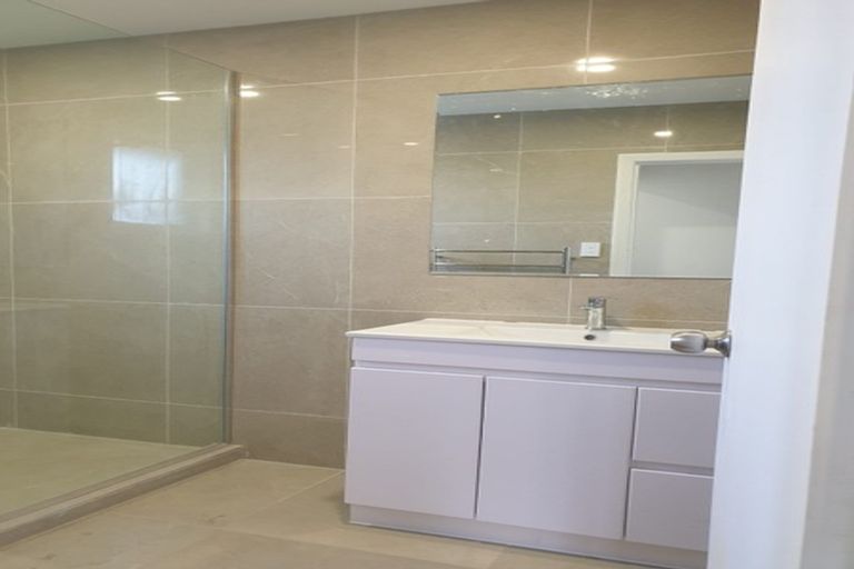 Photo of property in 43 Larne Avenue, Pakuranga Heights, Auckland, 2010