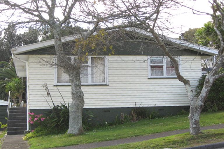 Photo of property in 48 Endeavour Street, Marfell, New Plymouth, 4310